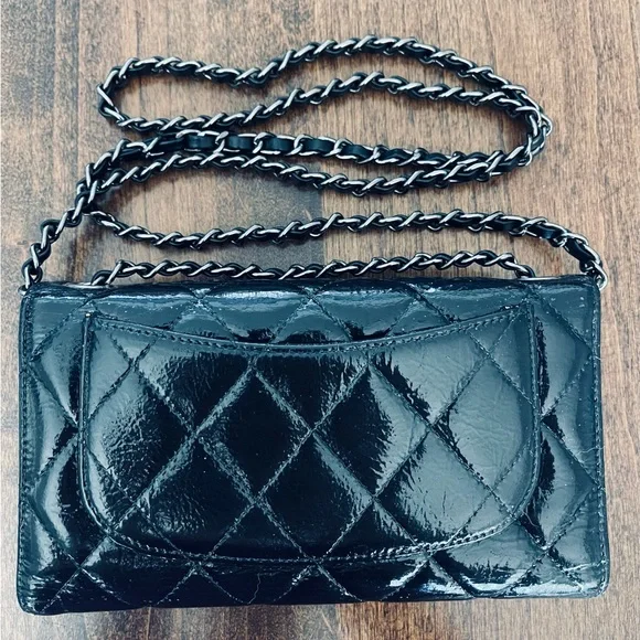SOLD! Chanel Classic Quilted Patent Leather Wallet on chain, black - Picture 5 of 17